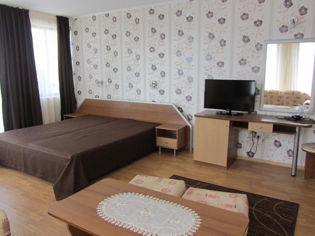 Guest House Ianis Paradise Nesebar Bagian luar foto