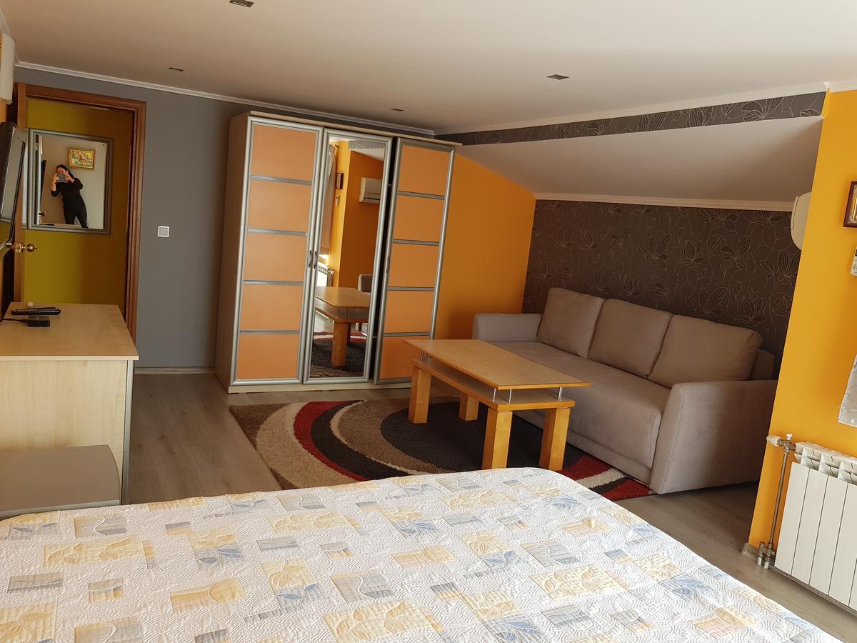 Guest House Ianis Paradise Nesebar Bagian luar foto