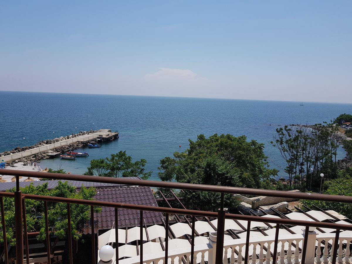 Guest House Ianis Paradise Nesebar Bagian luar foto