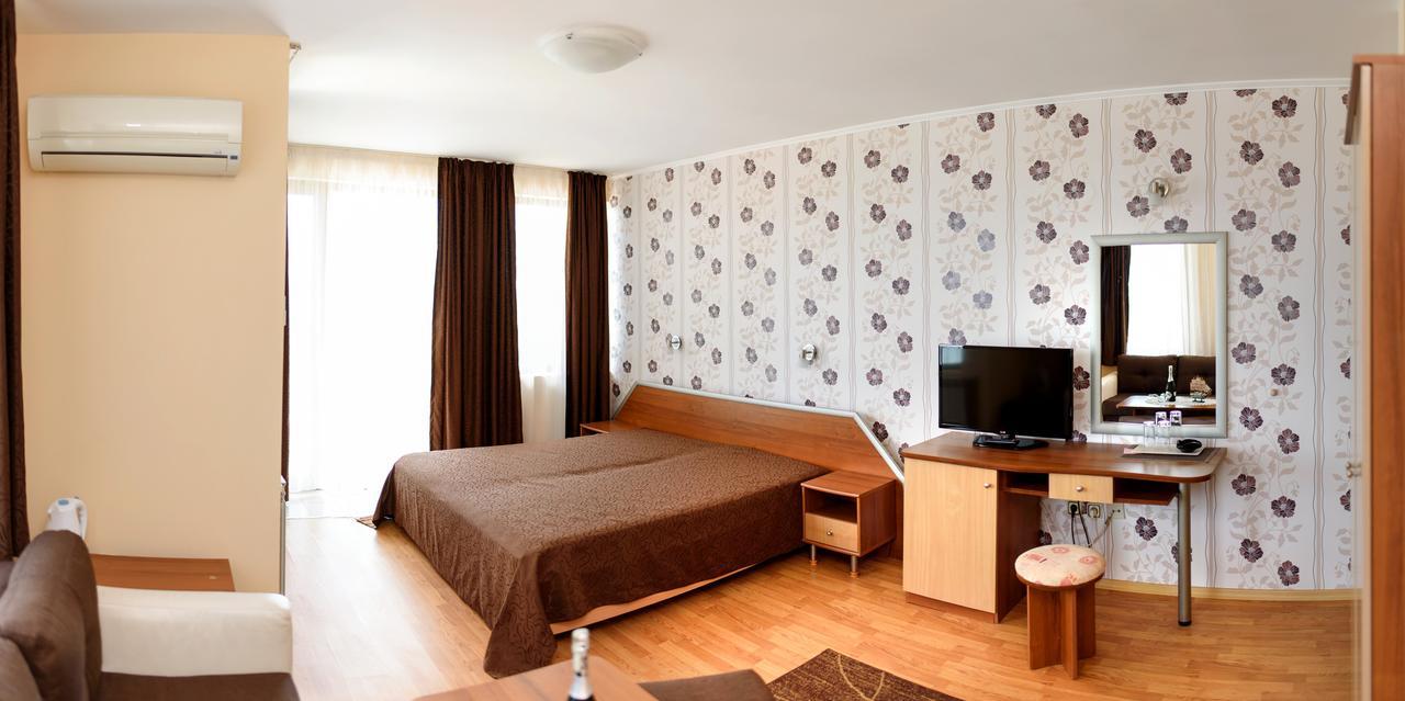 Guest House Ianis Paradise Nesebar Bagian luar foto