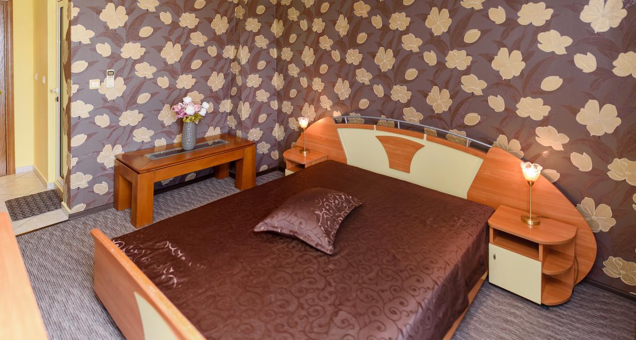 Guest House Ianis Paradise Nesebar Bagian luar foto